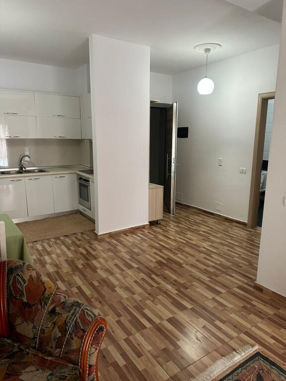 Apartament me qera 1+1 📍Misto Mame (kompleksi Golden Park)