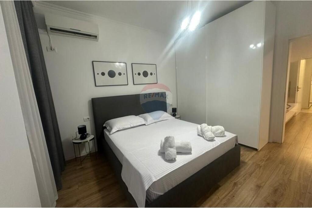 Jepet me qira apartament 2+1 te Rruga e Kavajes