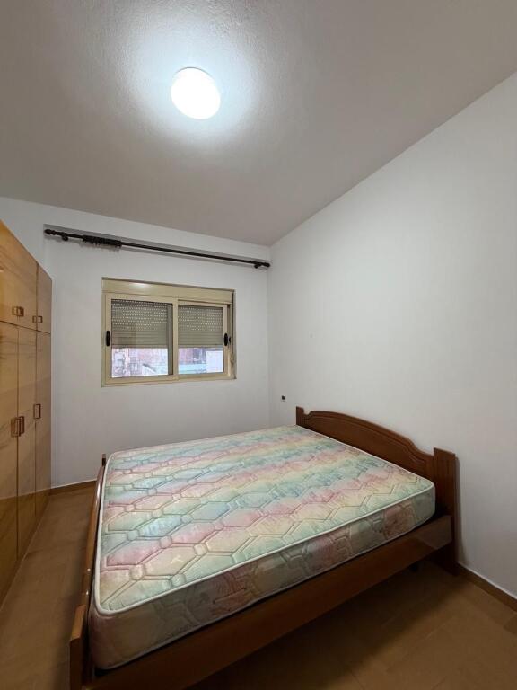 Affittasi appartamento 2+1 – Via Him Kolli