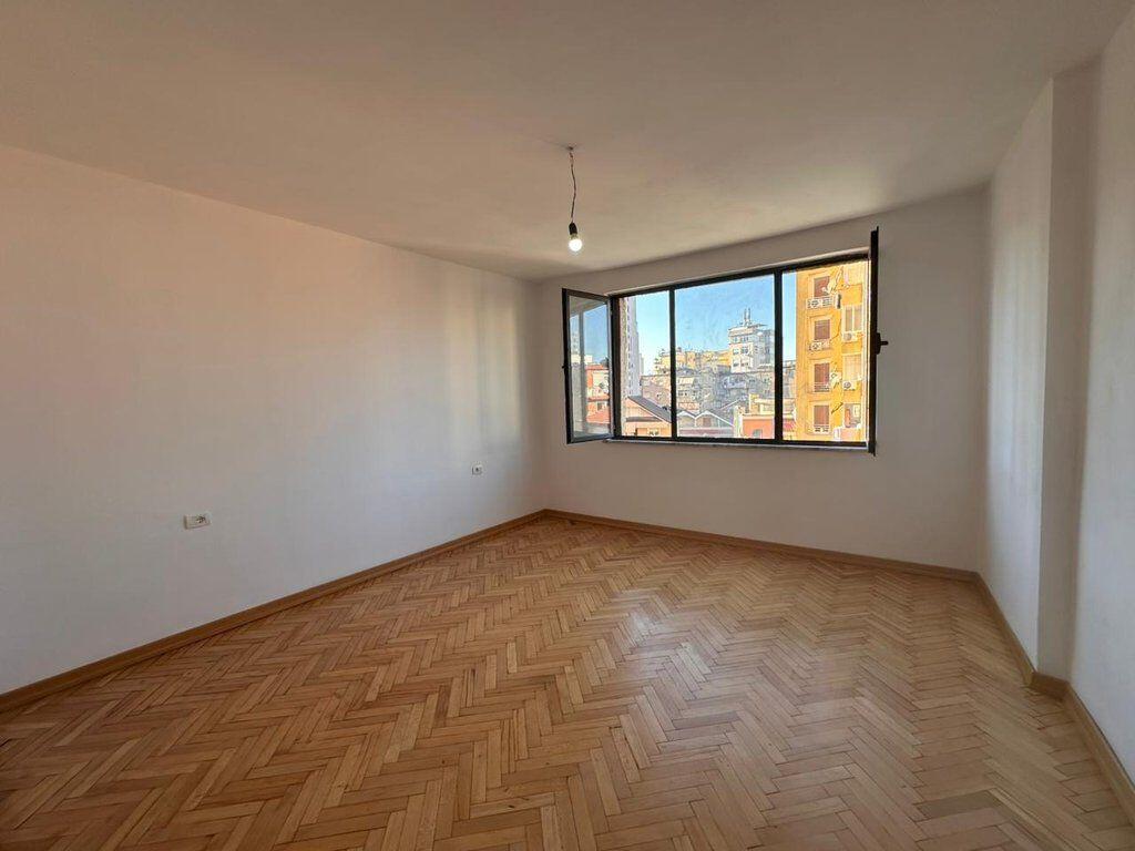 JEPET ME QIRA AMBIENT PER ZYRA NE RRUGEN E BARRIKADAVE !