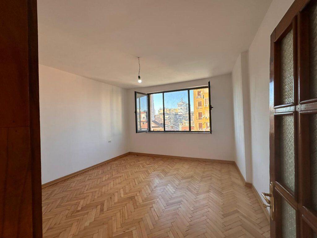 JEPET ME QIRA AMBIENT PER ZYRA NE RRUGEN E BARRIKADAVE !
