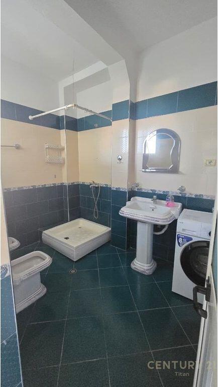 Jepet vile me qira prane Fiori di Bosko, ne Don Bosko 700 € /Muaj Sip. Totale  355m