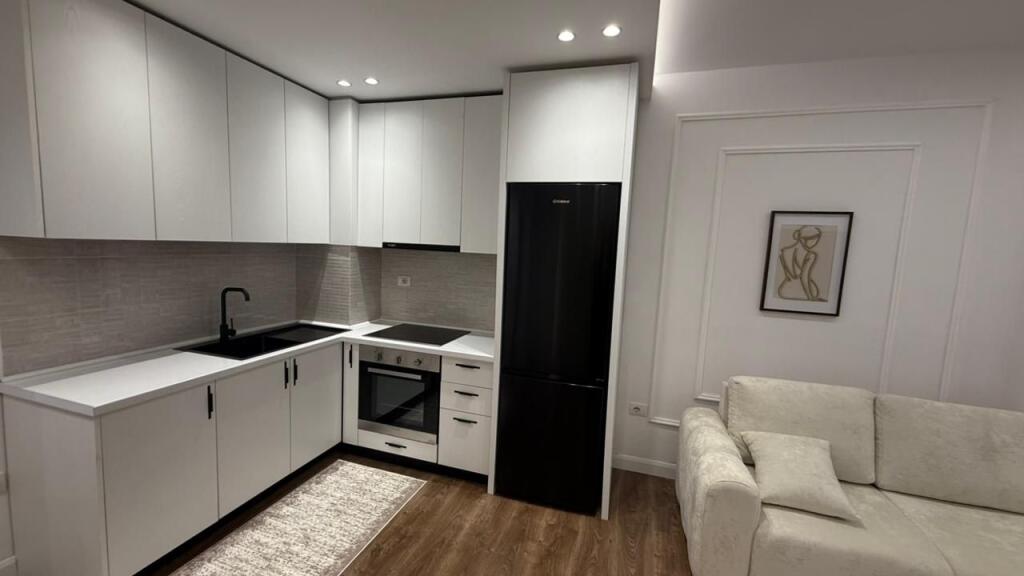 APARTAMENT ME QIRA 1+1 TE PASTICERI , NELA 6 YZBERISHT