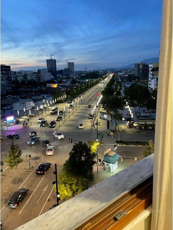 Apartament Modern 1+1 me Pamje – Bulevardi i Ri, Zogu i Parë