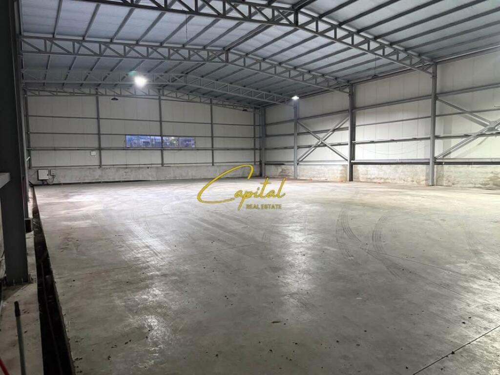 WAREHOUSE FOR RENT 300 M2 KAMEZ 230,000 LEKE