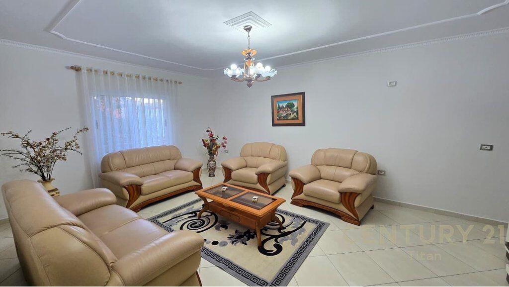 Jepet vile me qira prane Fiori di Bosko, ne Don Bosko 700 € /Muaj Sip. Totale  355m