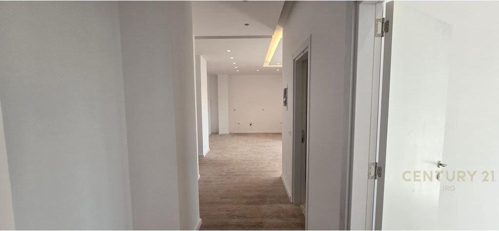 APARTMENT FOR OFFICE 2+1+2 ON BARRIKADAVE STREET! 1,300 € /Month Total Area 107m2