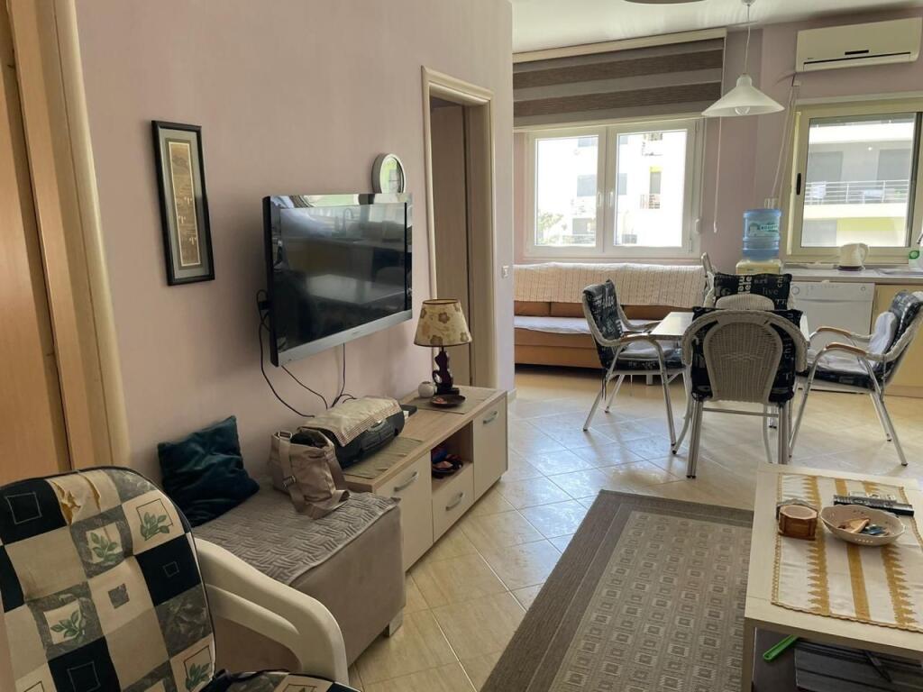 FOR SALE APARTMENT 1+1 + GARAGE, QERRET BEACH