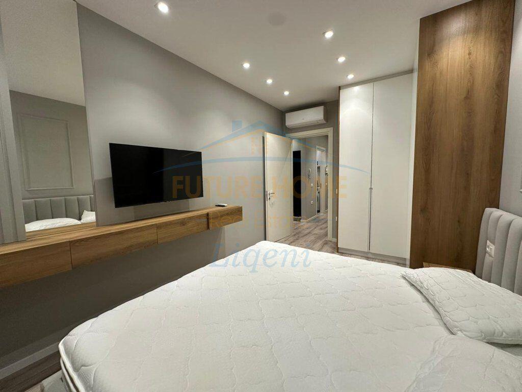 Shitet, Apartament 1+1+Post Parkimi, Shkolla e Kuqe, Tirane.