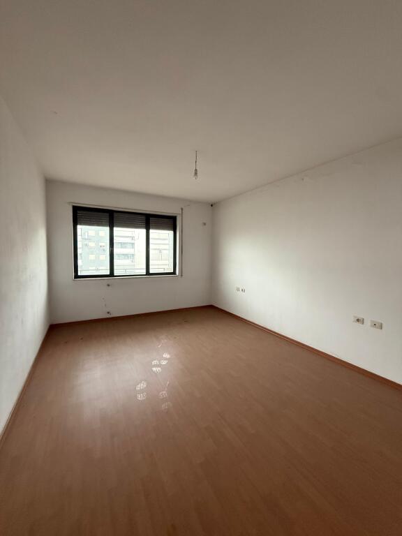 Apartment 2+1+2 for sale at the Paris Commune Overpass