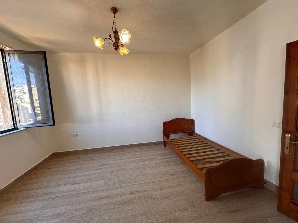 JEPET ME QIRA AMBIENT PER ZYRA NE RRUGEN E BARRIKADAVE !