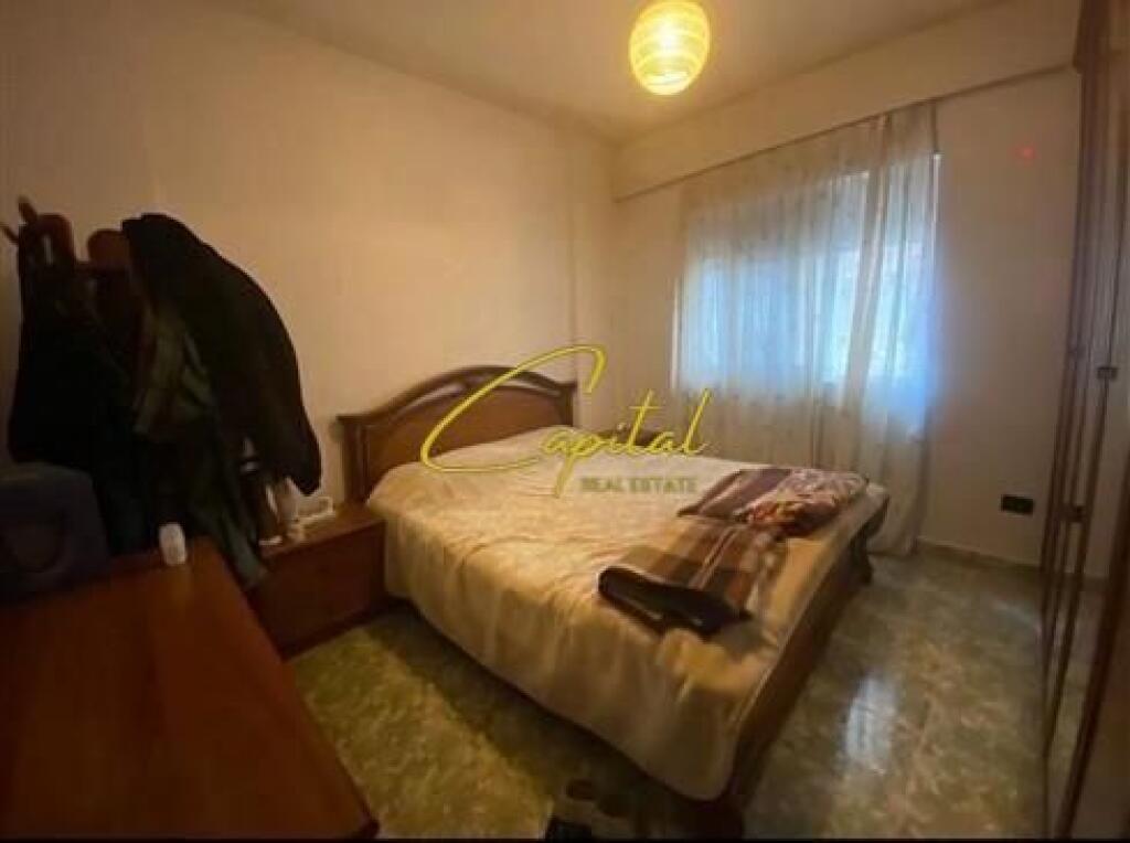 VENDESI APPARTAMENTO 2+1 COMUNE DI PARIGI 200.000 EURO