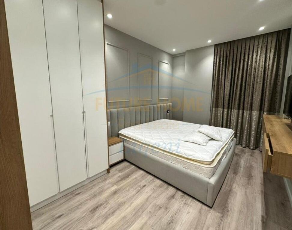 Rent, Apartment 1+1+Parking Spot, Red School, Tirana.