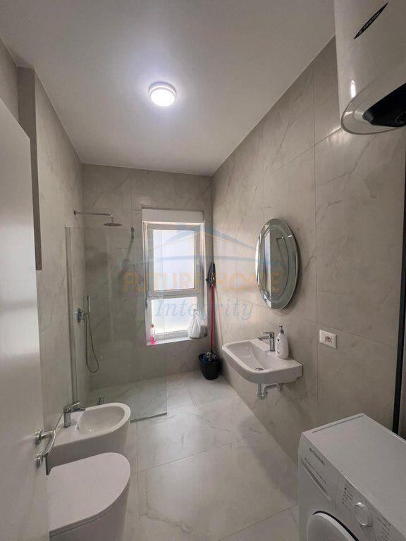 Affitto, Appartamento 1+1, Complesso Kadiu, Tirana.