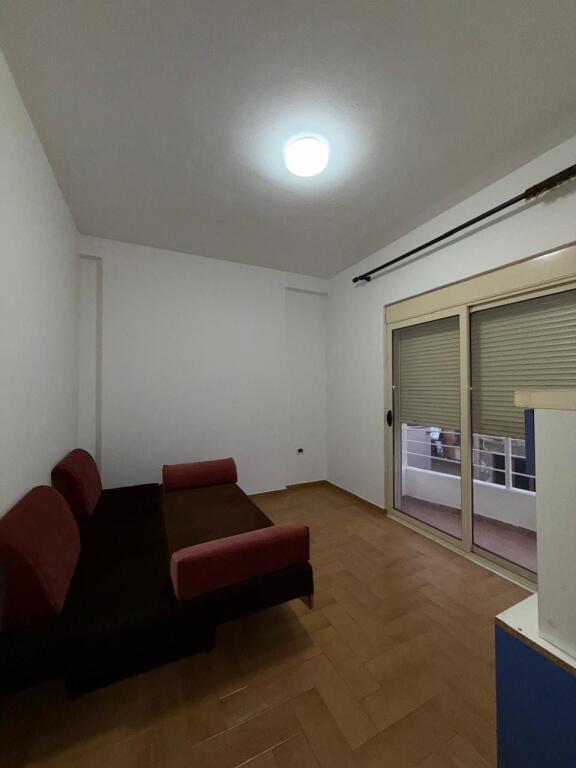 Affittasi appartamento 2+1 – Via Him Kolli