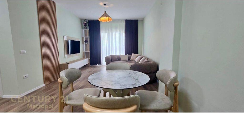 AFFITTASI APPARTAMENTO 1+1, ZOGU I ZI! 700 € /Mese Sup. Totale  77m2