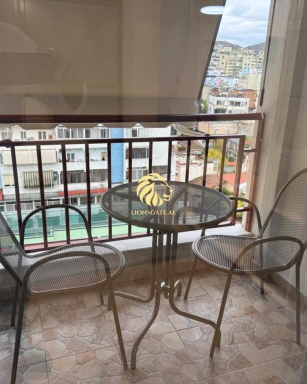🏢 APARTAMENT ME QIRA – RRUGA E KAVAJËS