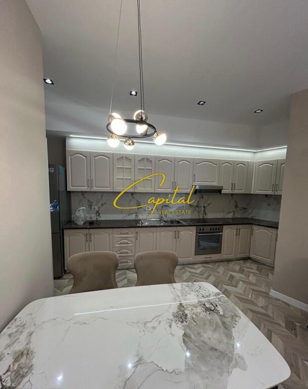 VENDESI APPARTAMENTO 2+1+2 CENTRO 360.000 EURO