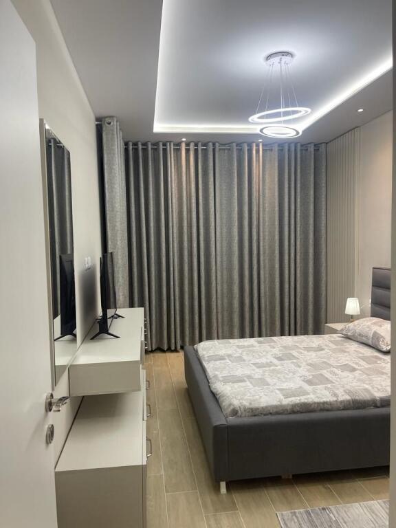 Jepet me qira aparatement 1+1, Komune e PARISIT