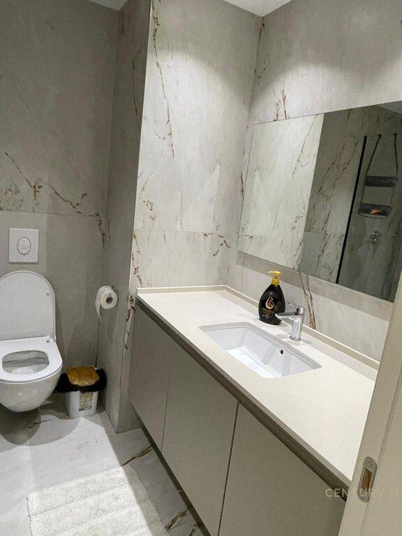 Apartament Modern 1+1 me Pamje – Bulevardi i Ri, Zogu i Parë