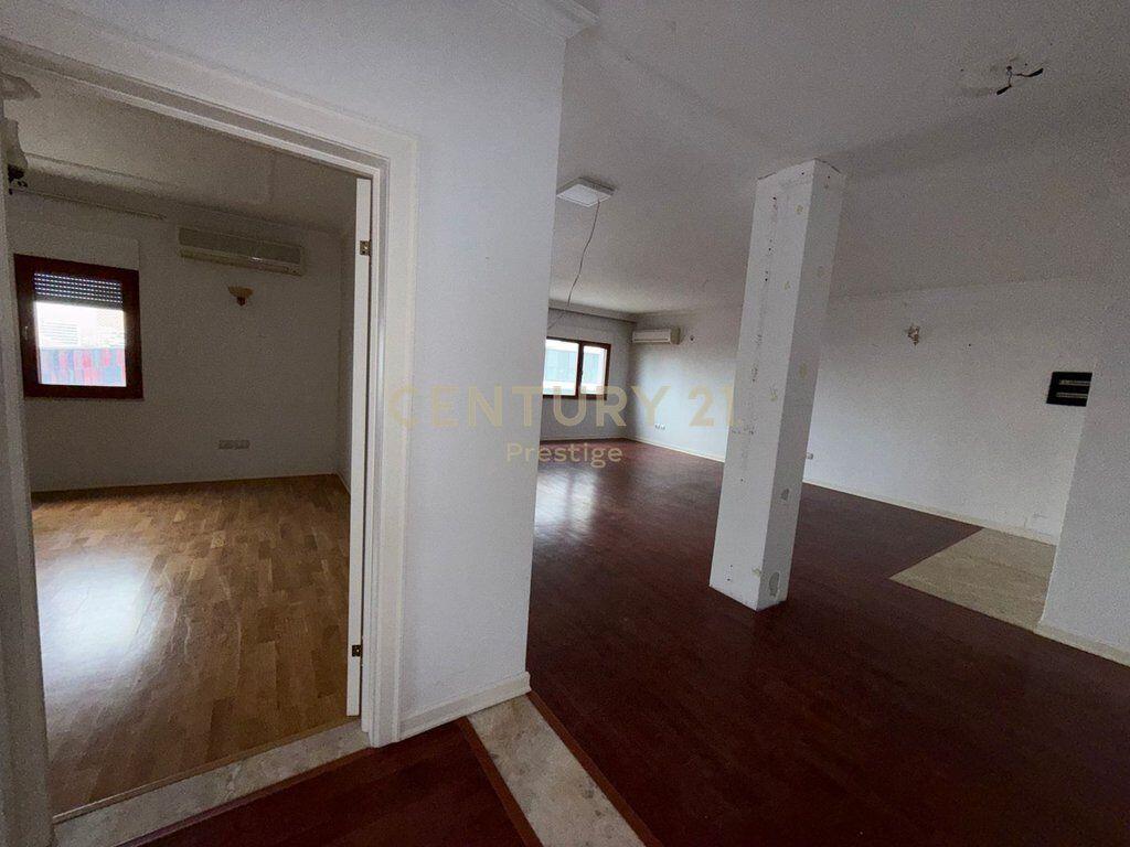 UFFICIO IN AFFITTO, SITUATO VICINO ALLO STADIO "AIR ALBANIA", TIRANA! 5.000 € /Mese Sup. Totale 450m2
