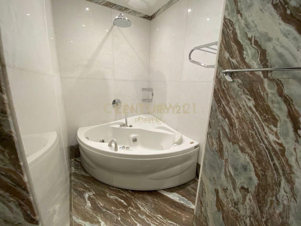 UFFICIO IN AFFITTO, SITUATO VICINO ALLO STADIO "AIR ALBANIA", TIRANA! 5.000 € /Mese Sup. Totale 450m2