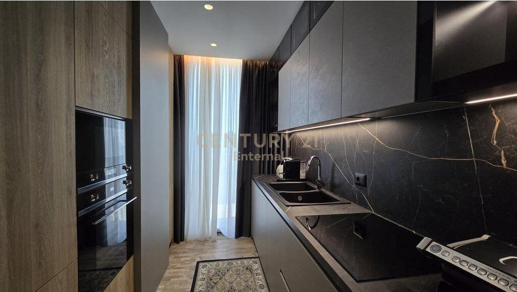 Lake View – Shitet Apartament 3+1 me 2 Poste Parkimi | Totalisht i Arredaur