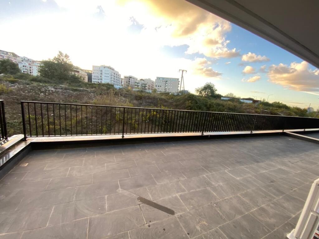 For rent 2+1+2 apartment with veranda+parking at Dry Lake