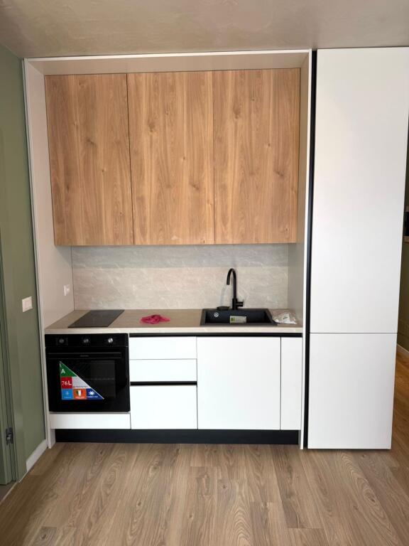 Apartment 1+1, Astir!