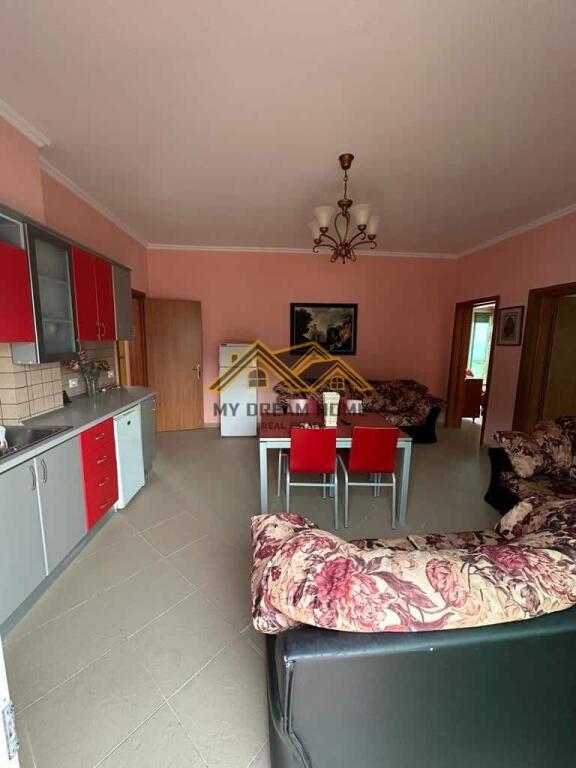 VENDESI+VERANDA IN VENDITA CON VISTA SUL MARE VICINO ALLA ROCCIA DI KAVAJA!!