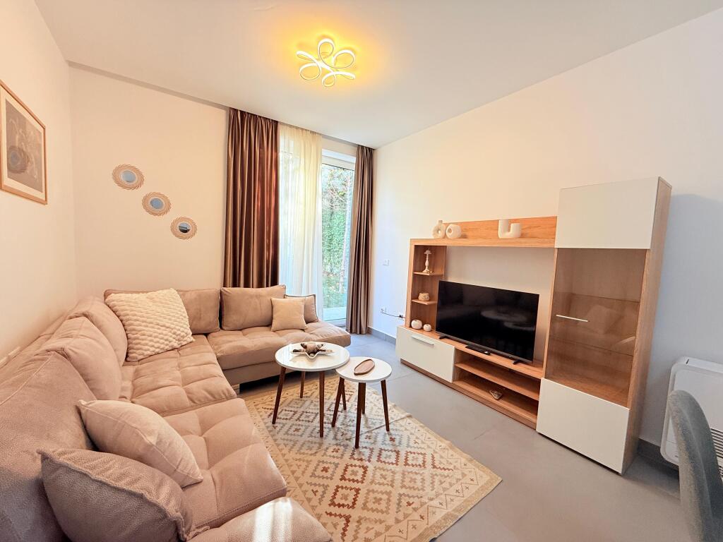 🏡 Appartamento 2+1+2 con Posto Auto – Residenza Forest, Lago Asciutto