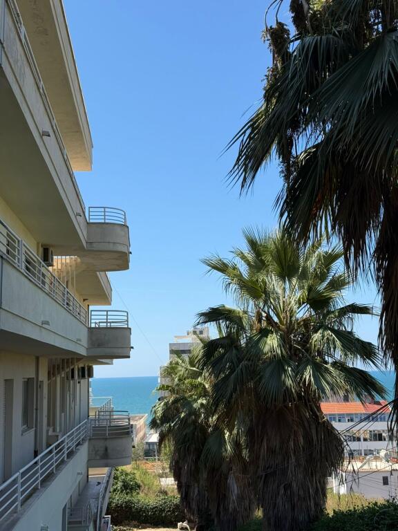 Vendesi in vendita 1+1 con deposito e parcheggio – Shkëmbi i Kavajës