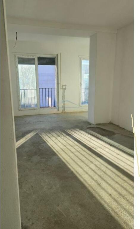 VENDESI APPARTAMENTO 2+1+VERANDA ALI DEM