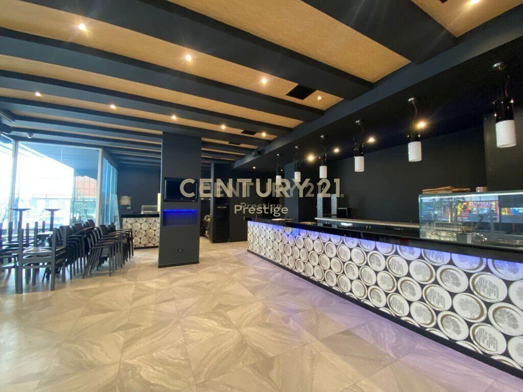 AMBIENT BAR-RESTORANT ME QIRA, I VENDOSUR NE ASTIR, TIRANE!