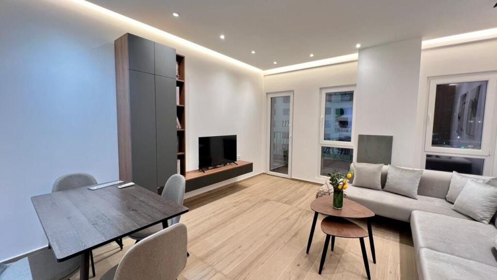 Me Qera : 1+1📍Zogu i Zi (Prane Ring Center) - 70.000 Lek - S.70m² - Pllt.V 2025 || I Pabanuar me Parë &amp; Arreduar me Arkitekt✨️