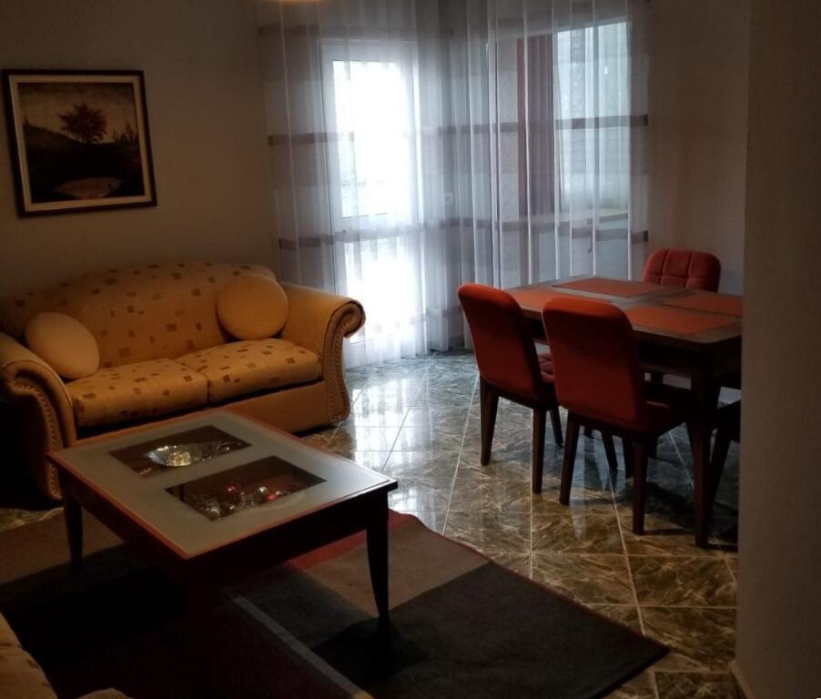 Casa in affitto, nel Pallat i Ri 2+1       13926