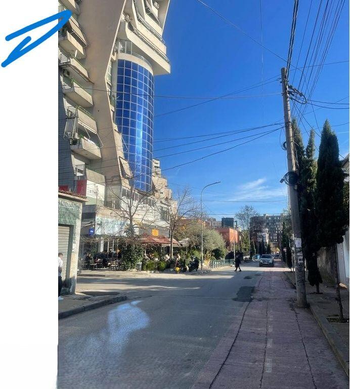 Negozio in vendita sulla strada presso Shkolla Partizani 133,350 €