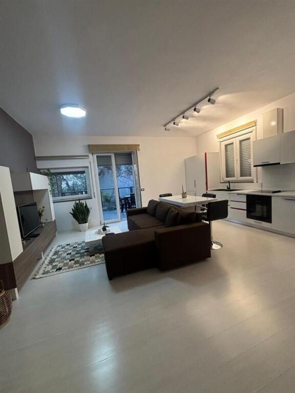 🌿 Apartment 1+1 for Rent | Xhamia – Botanical Garden