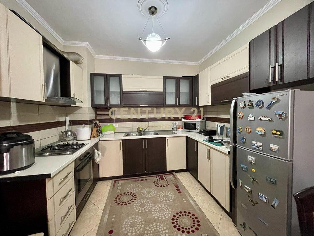 APARTAMENT ME QIRA 1+1, RRETHRROTULLIMI ASTIR