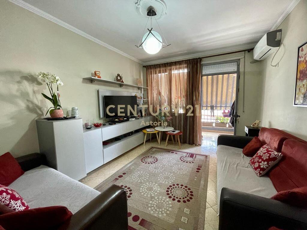 APARTAMENT ME QIRA 1+1, RRETHRROTULLIMI ASTIR