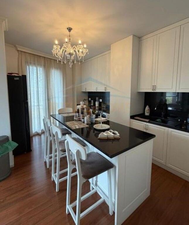 Shitet, Apartament 3+1+2+2 Poste Parkimi, Rruga e Elbasanit, Tiranë