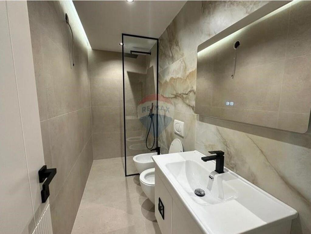 Vendesi in vendita 1+1 - a 21 Dhjetori, Tirana