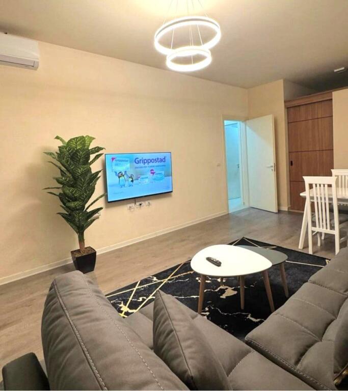 🏡 Jepet me Qira Apartament 1+1 te Rruga Kosovarëve