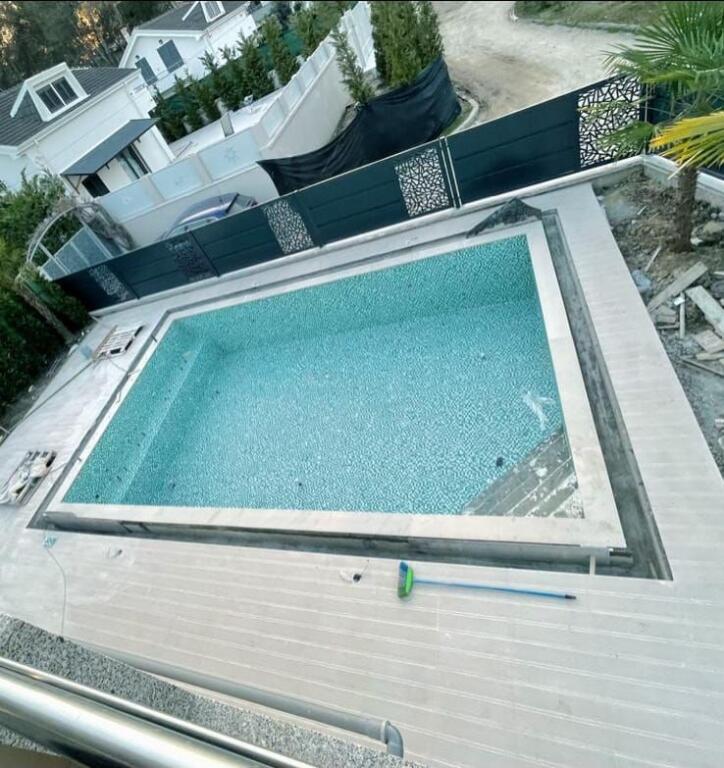 Villa for sale at Mali i Robit