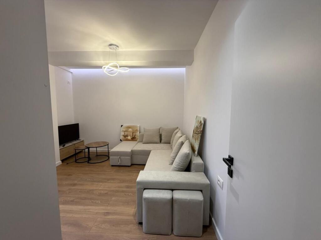 Apartment 1+1 for Sale – Paris Commune, Medar Shtylla Street