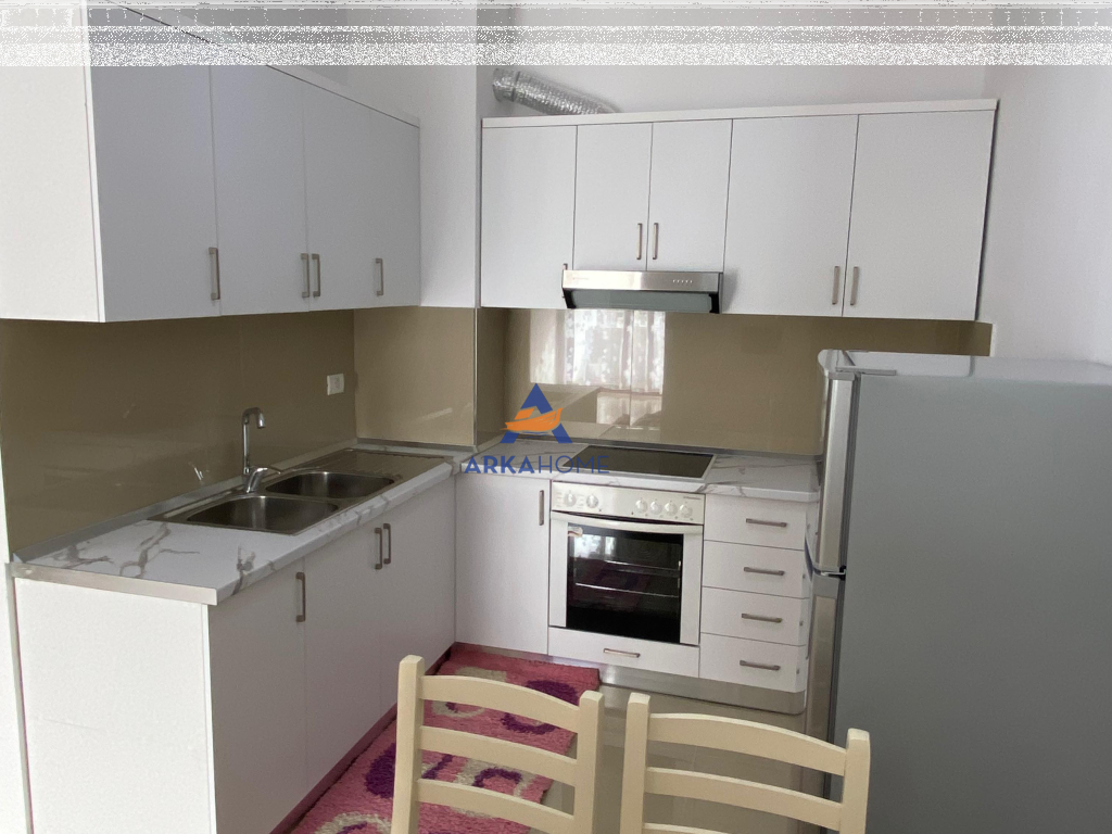 JEPET APARTAMENT ME QERA 1+1+ BALLKON "YZBERISHT, AFER URBAN GATE" 40.000 LEKE