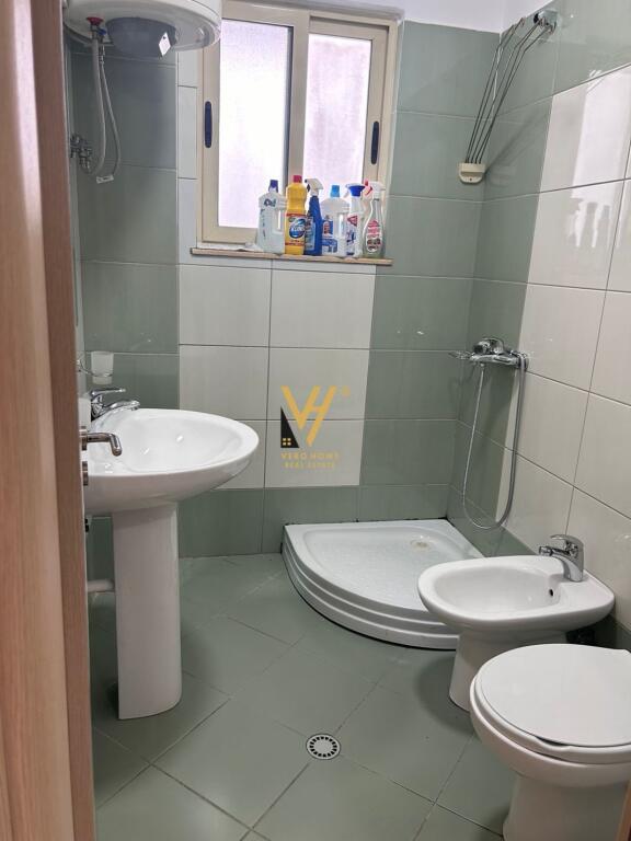 JEPET APARTAMENT 2+1+BLK ME QIRA TE RR.KONGRESI MANASTIRIT 55.000 LEKE