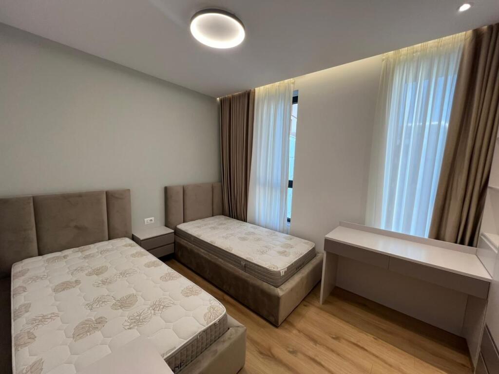 APARTAMENT 2+1 ME POST PARKIMI PER QERA TEK BULEVARDI RI!