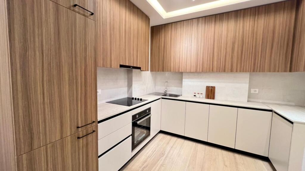 Me Qera : 1+1📍Zogu i Zi (Prane Ring Center) - 70.000 Lek - S.70m² - Pllt.V 2025 || I Pabanuar me Parë &amp; Arreduar me Arkitekt✨️