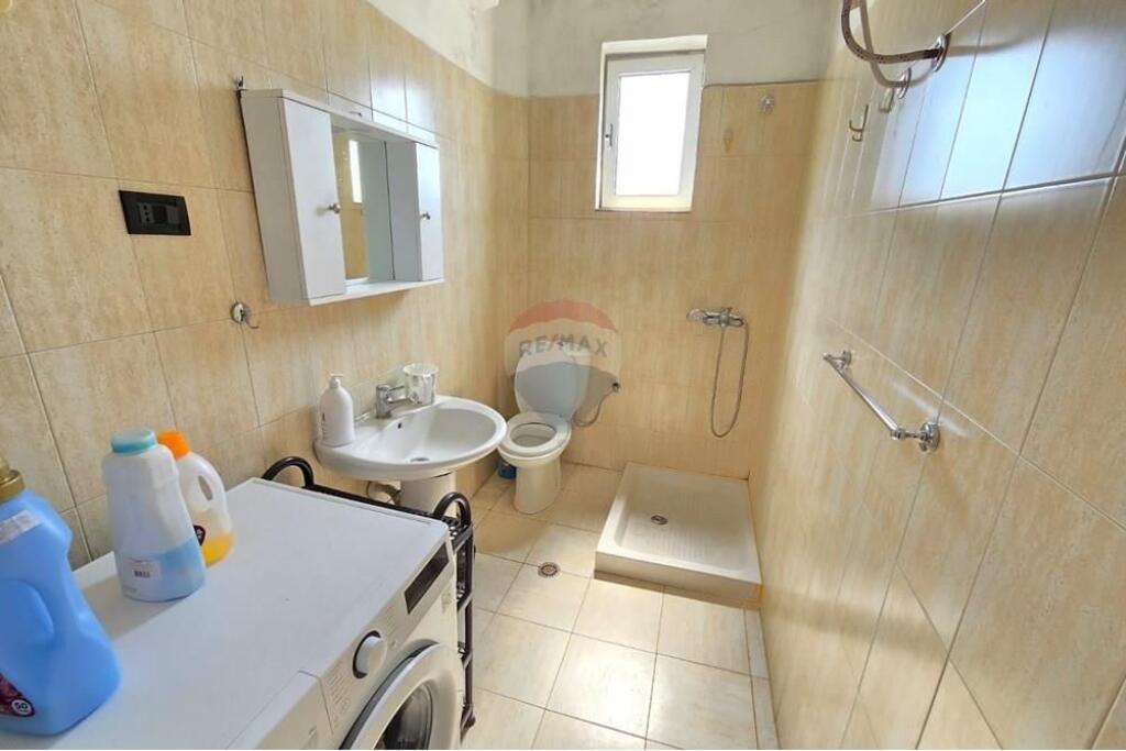 Apartament 1+1 per qera tek Kafe Flora